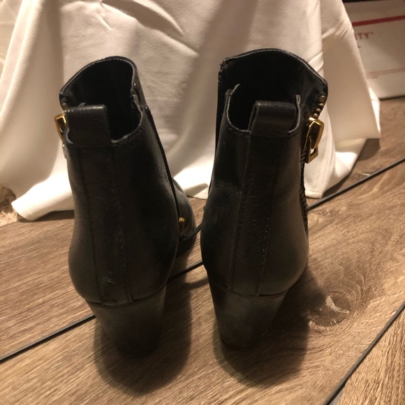 Size 8. Black booties. - Picture 4 of 5